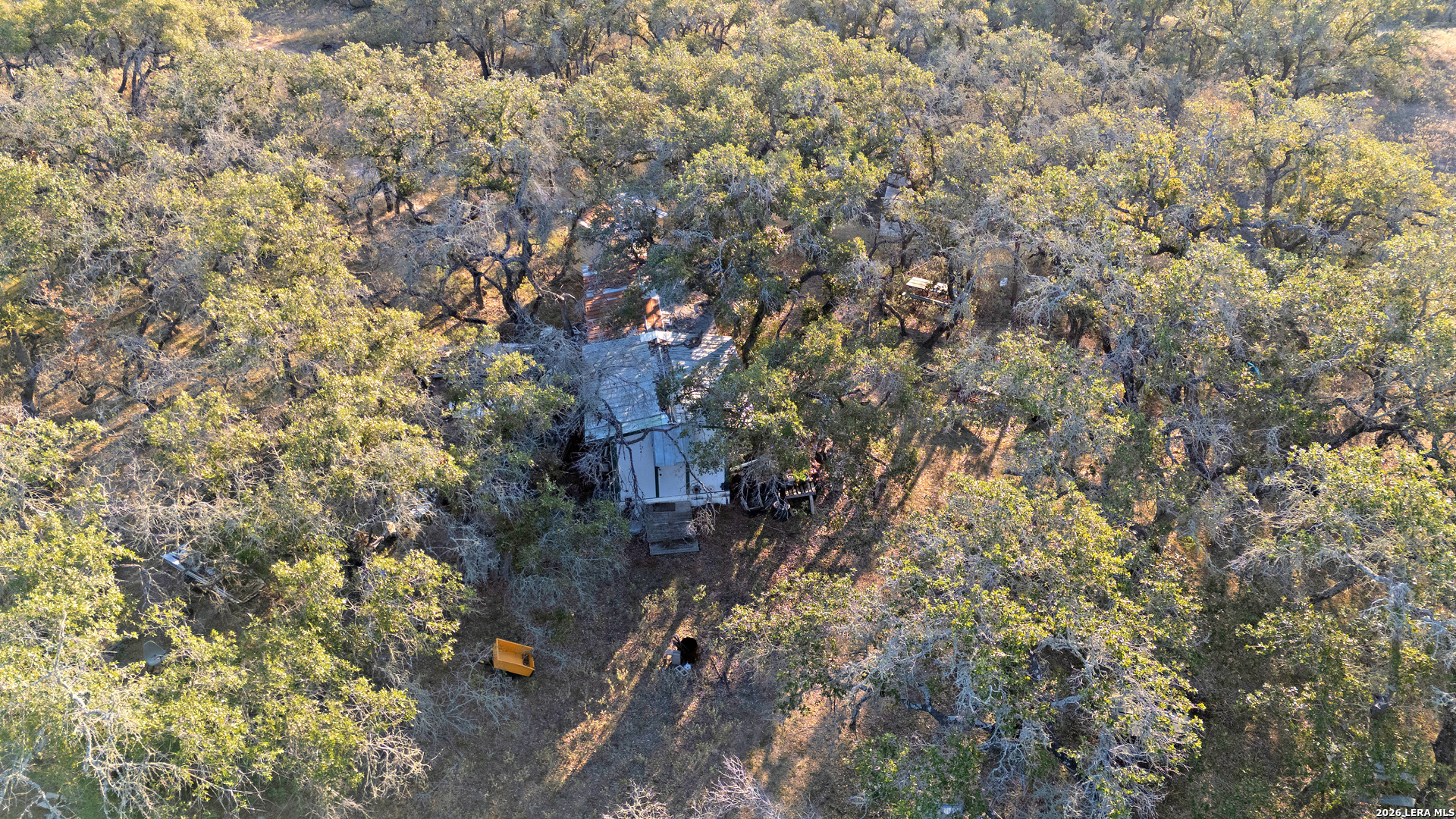 000 County Road 777, Devine, TX 78016