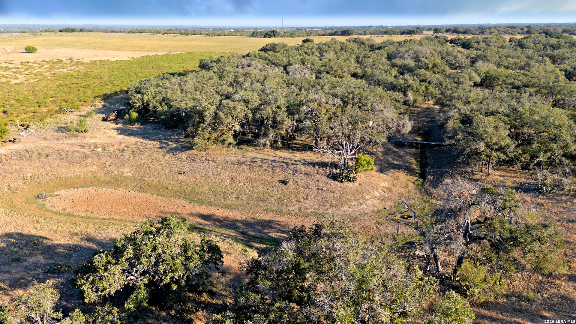 000 County Road 777, Devine, TX 78016