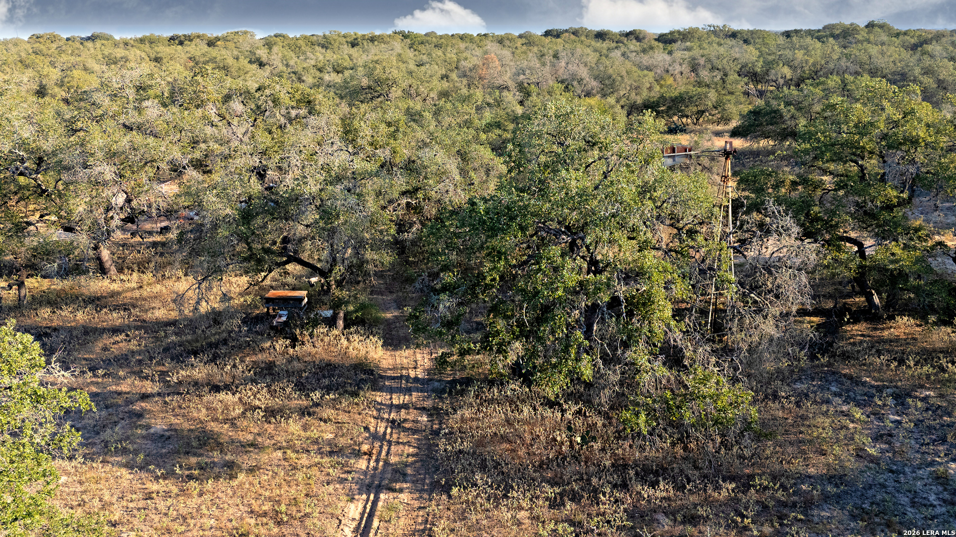 000 County Road 777, Devine, TX 78016