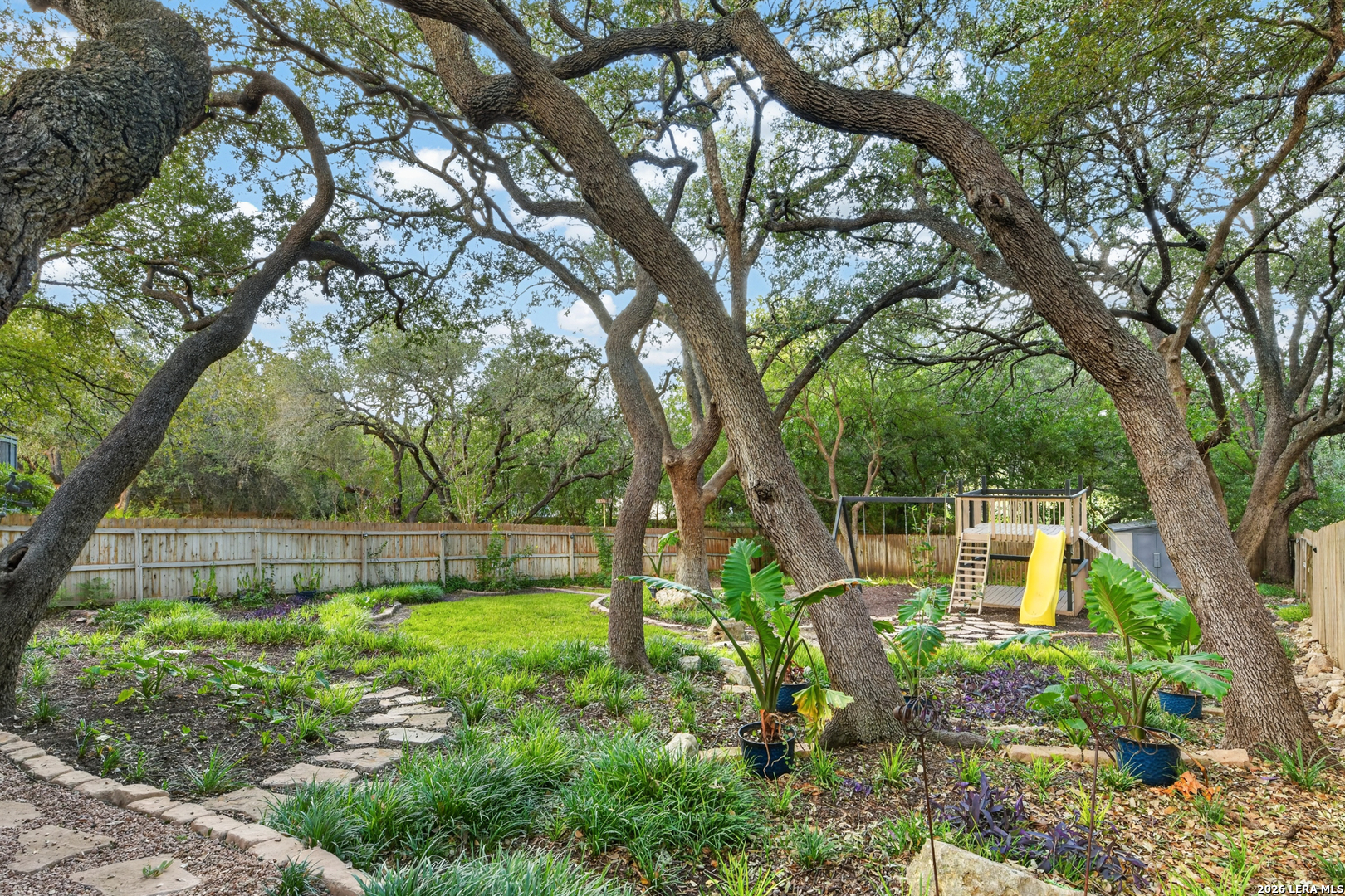 1110 CHARLISAS WAY, San Antonio, TX 78216