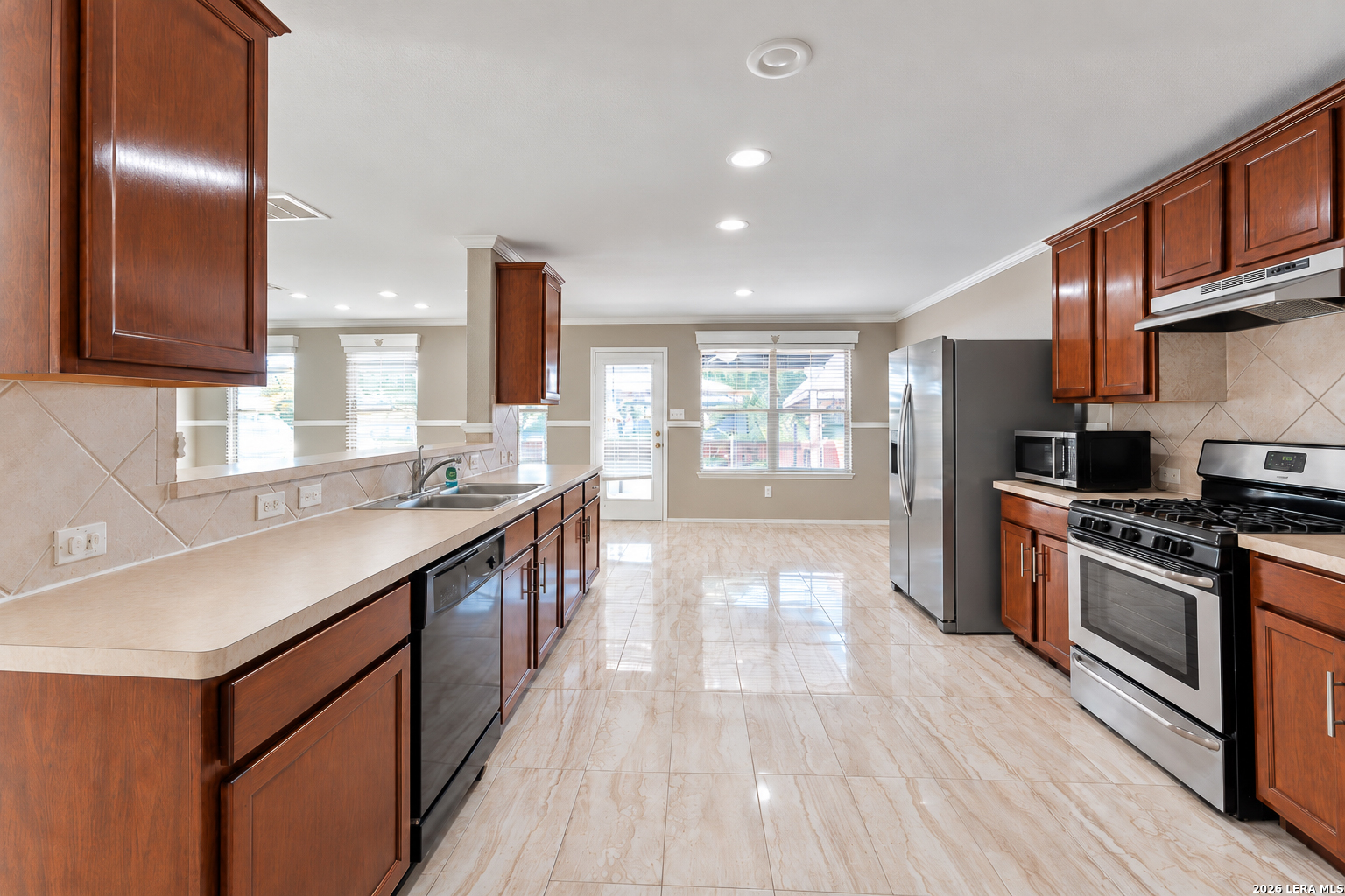 3019 CANDLESIDE DR, San Antonio, TX 78244