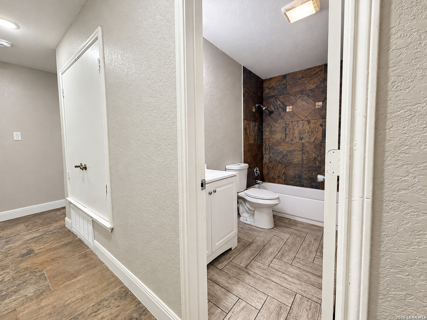 9734 Hidden Ledge, San Antonio, TX 78250