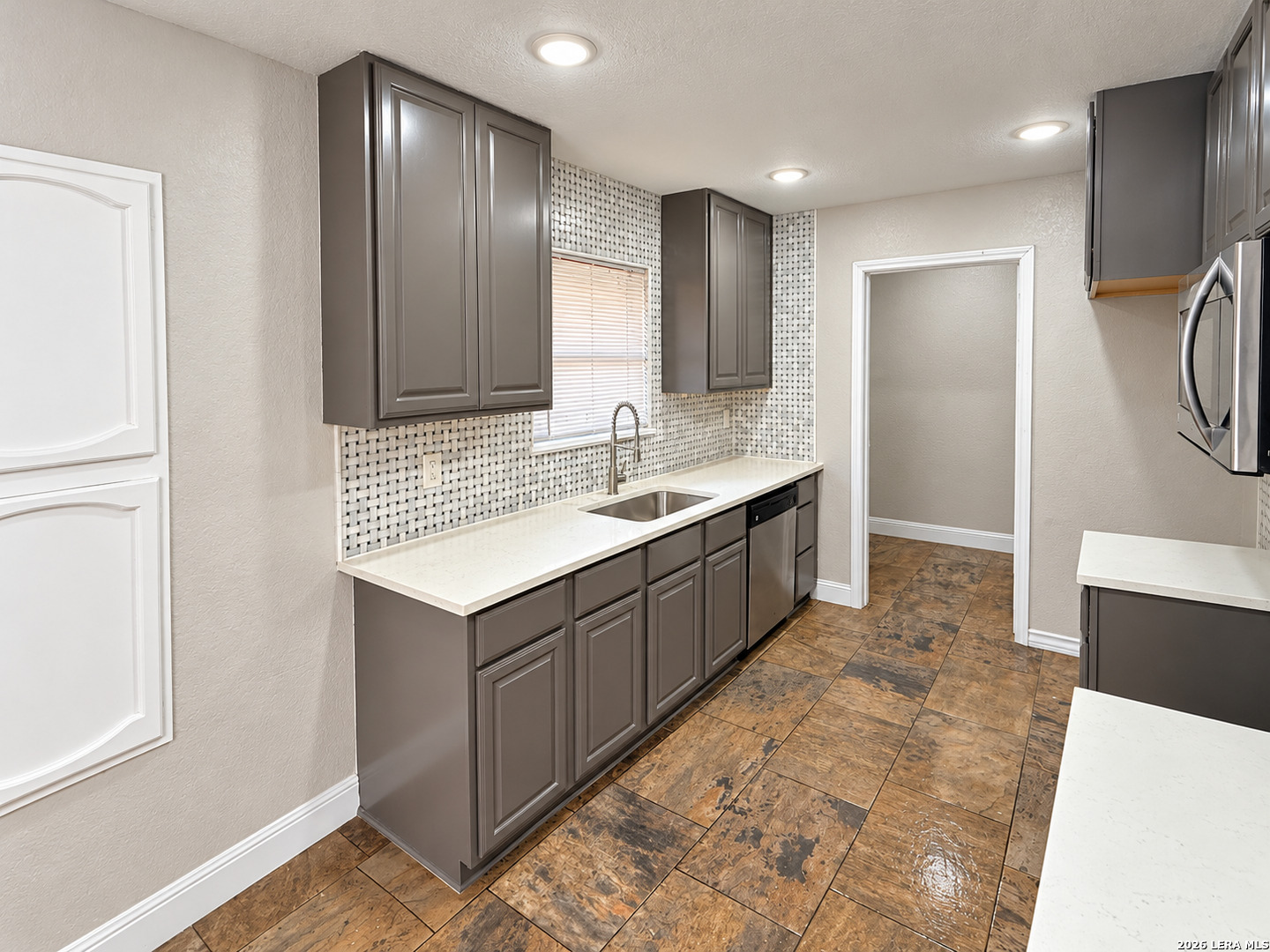 9734 Hidden Ledge, San Antonio, TX 78250