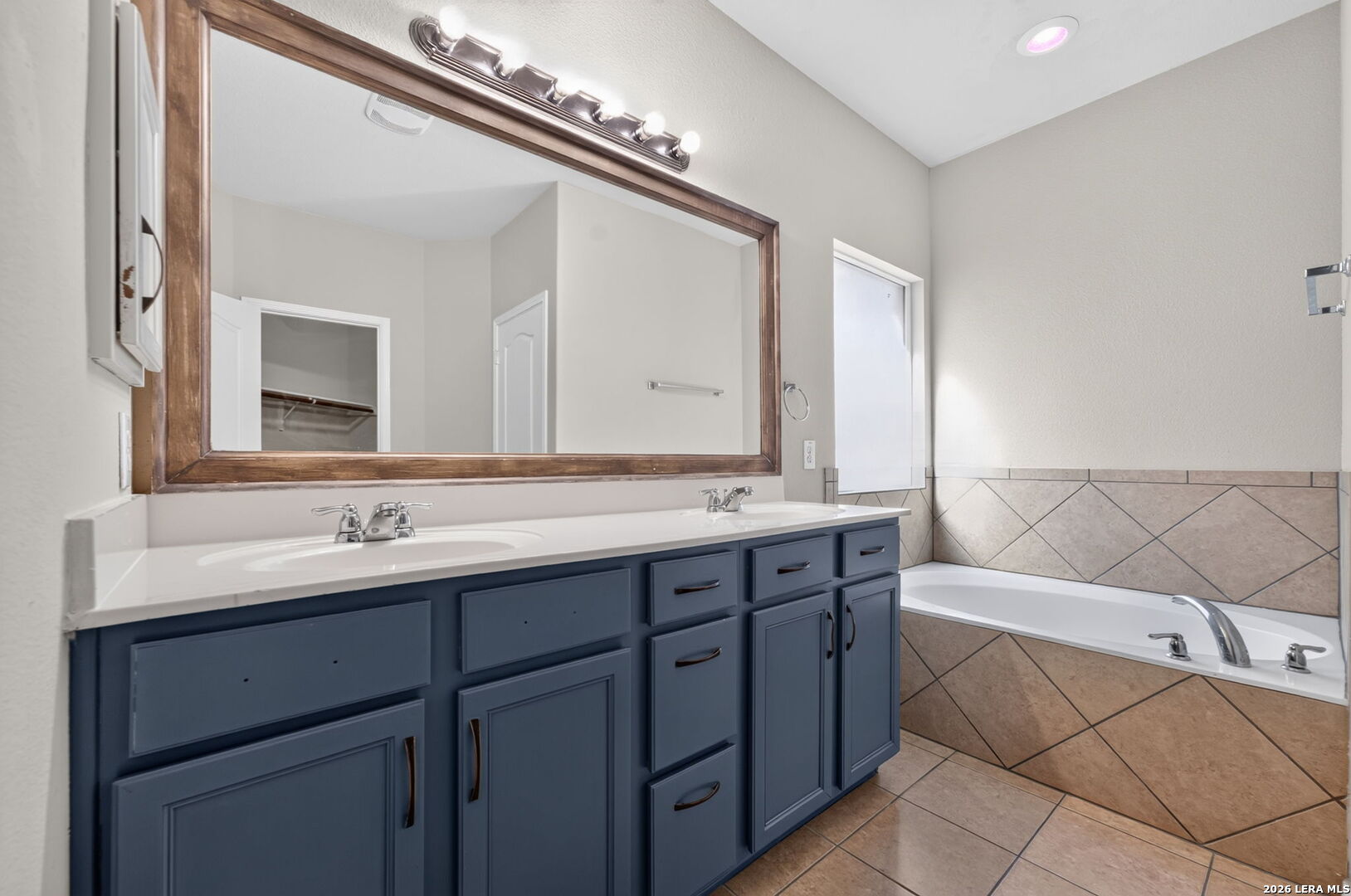 6243 OZONA ML, San Antonio, TX 78253