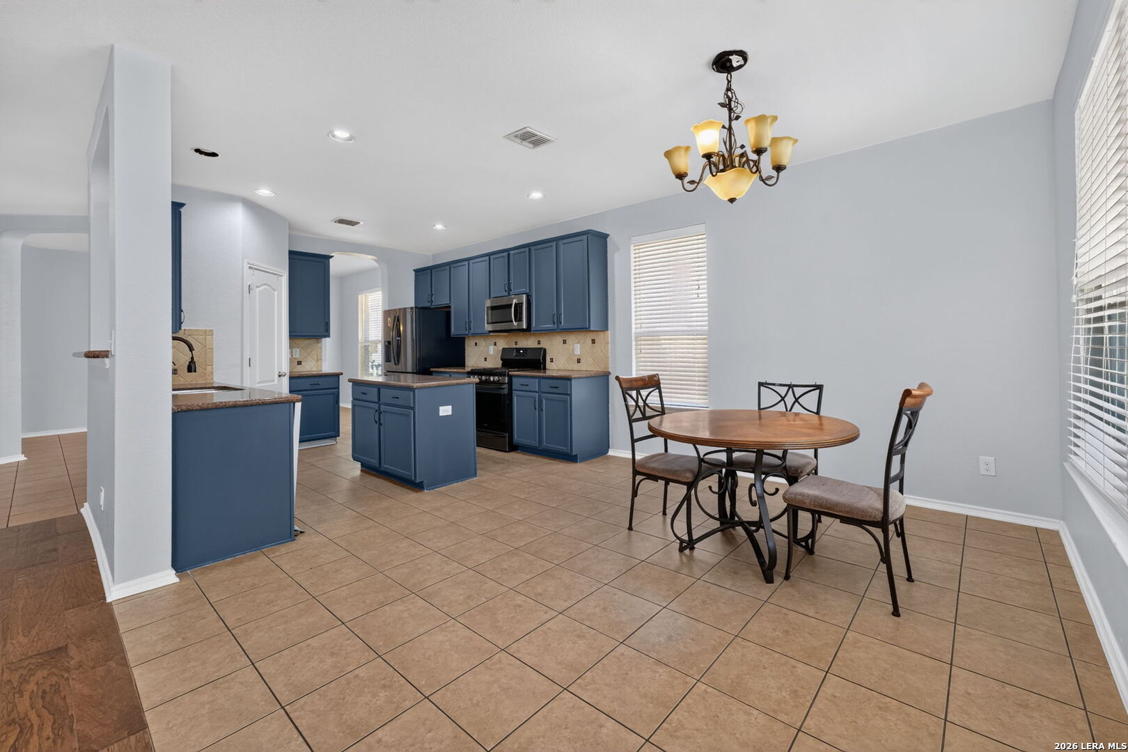 6243 OZONA ML, San Antonio, TX 78253
