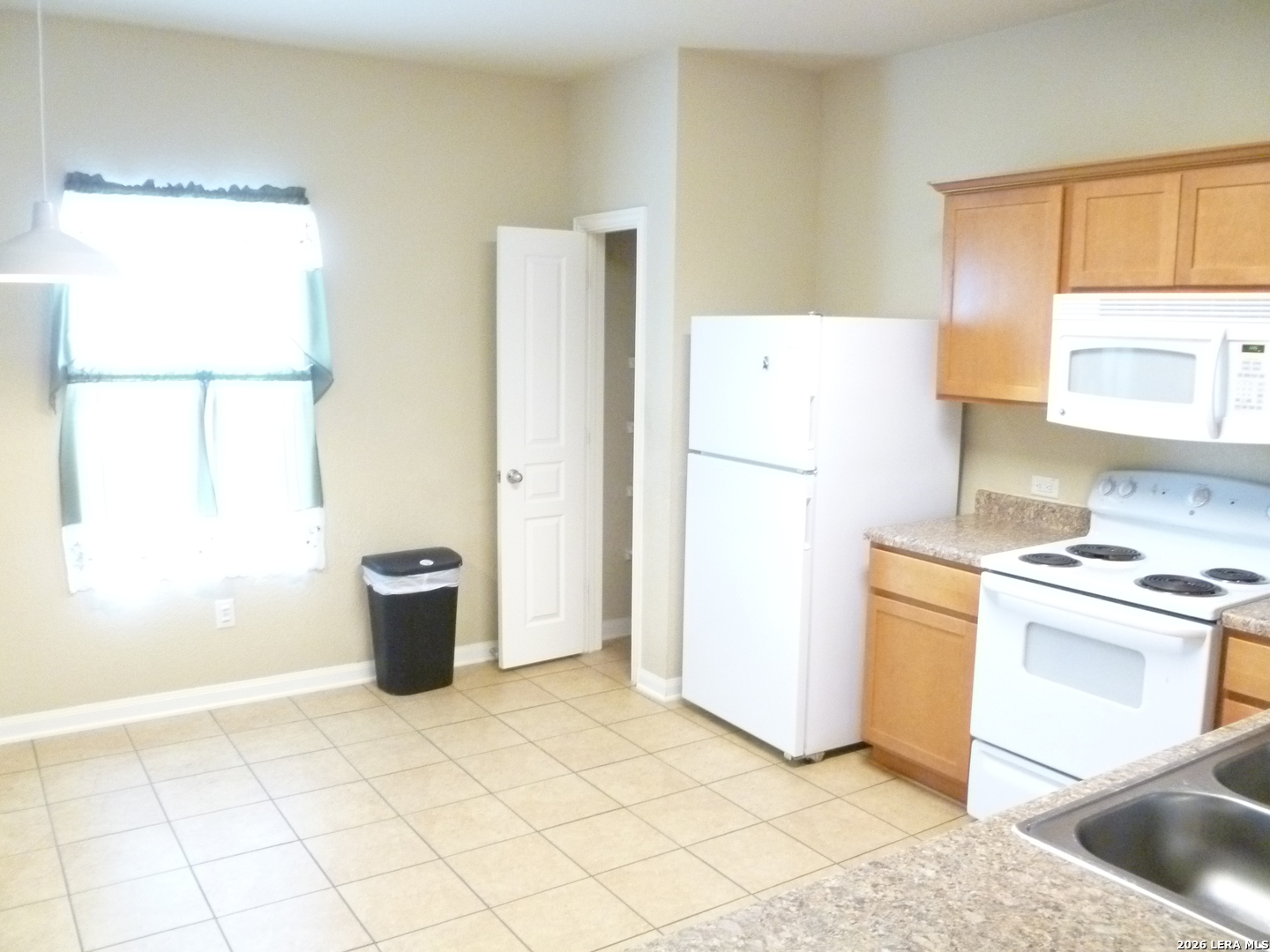 Eat-In Kitchen