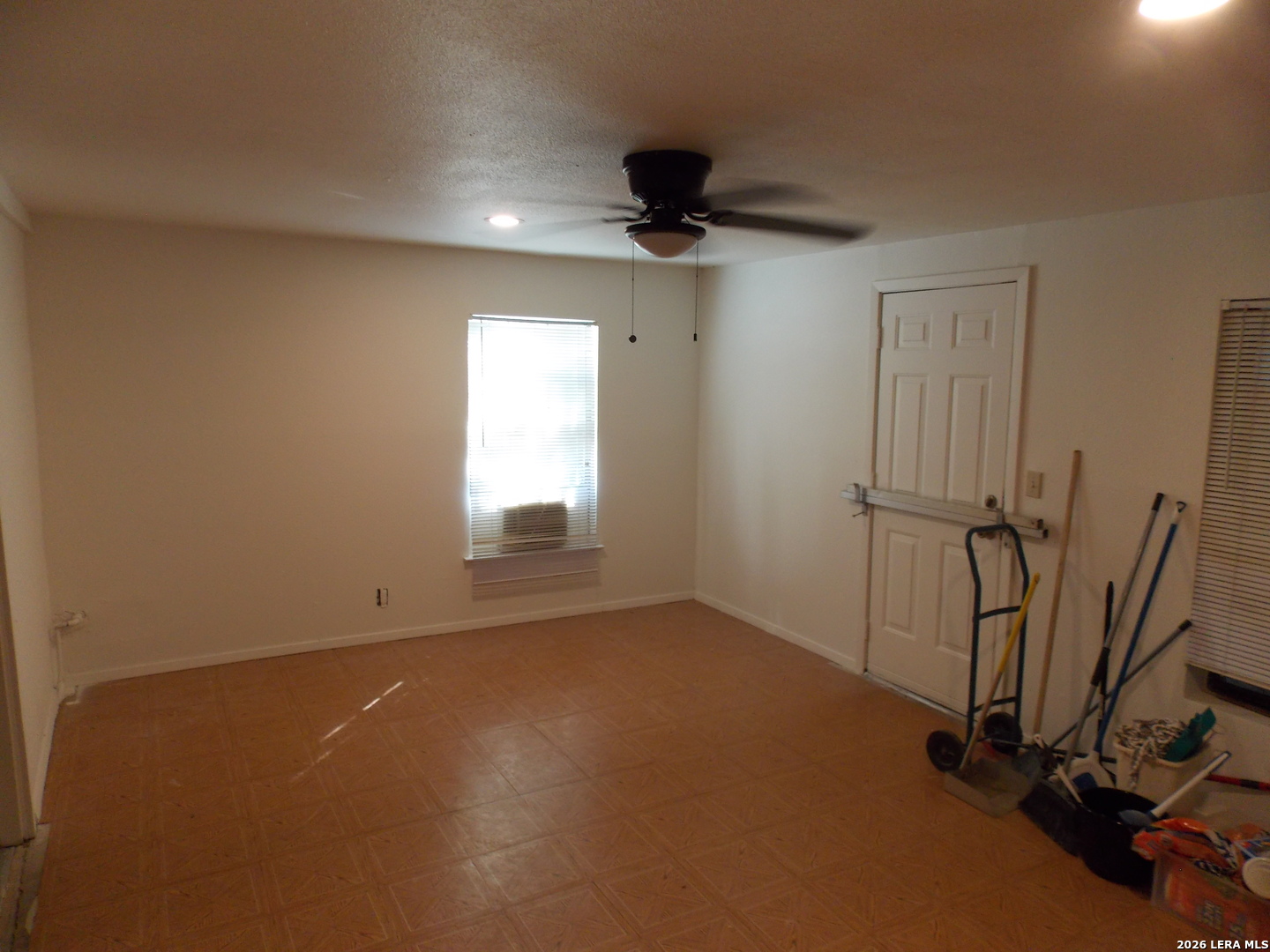 526 W ACADEMY ST, San Antonio, TX 78226
