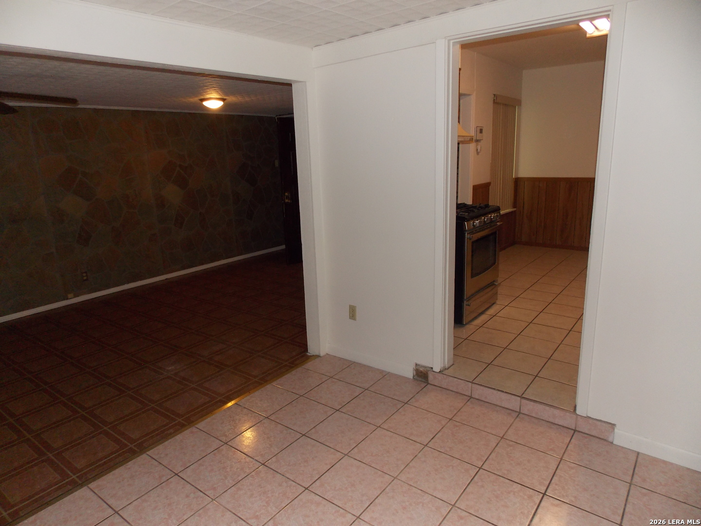 526 W ACADEMY ST, San Antonio, TX 78226