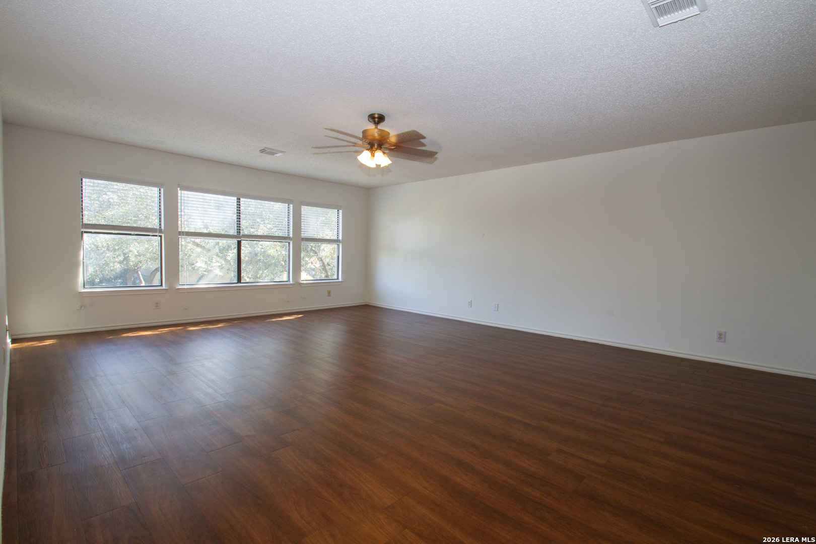 17515 EMERALD CANYON DR, San Antonio, TX 78232