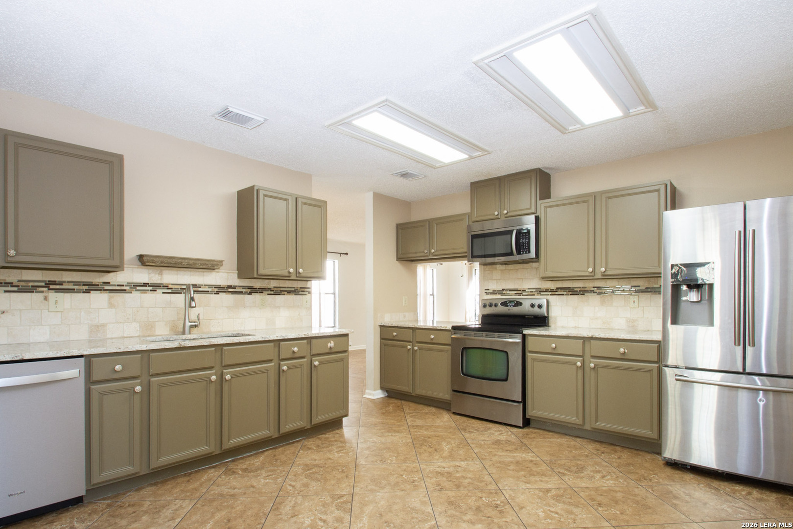 17515 EMERALD CANYON DR, San Antonio, TX 78232