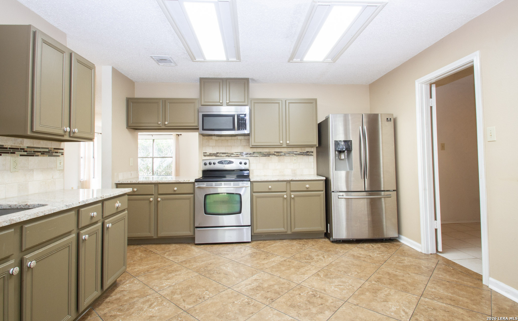 17515 EMERALD CANYON DR, San Antonio, TX 78232
