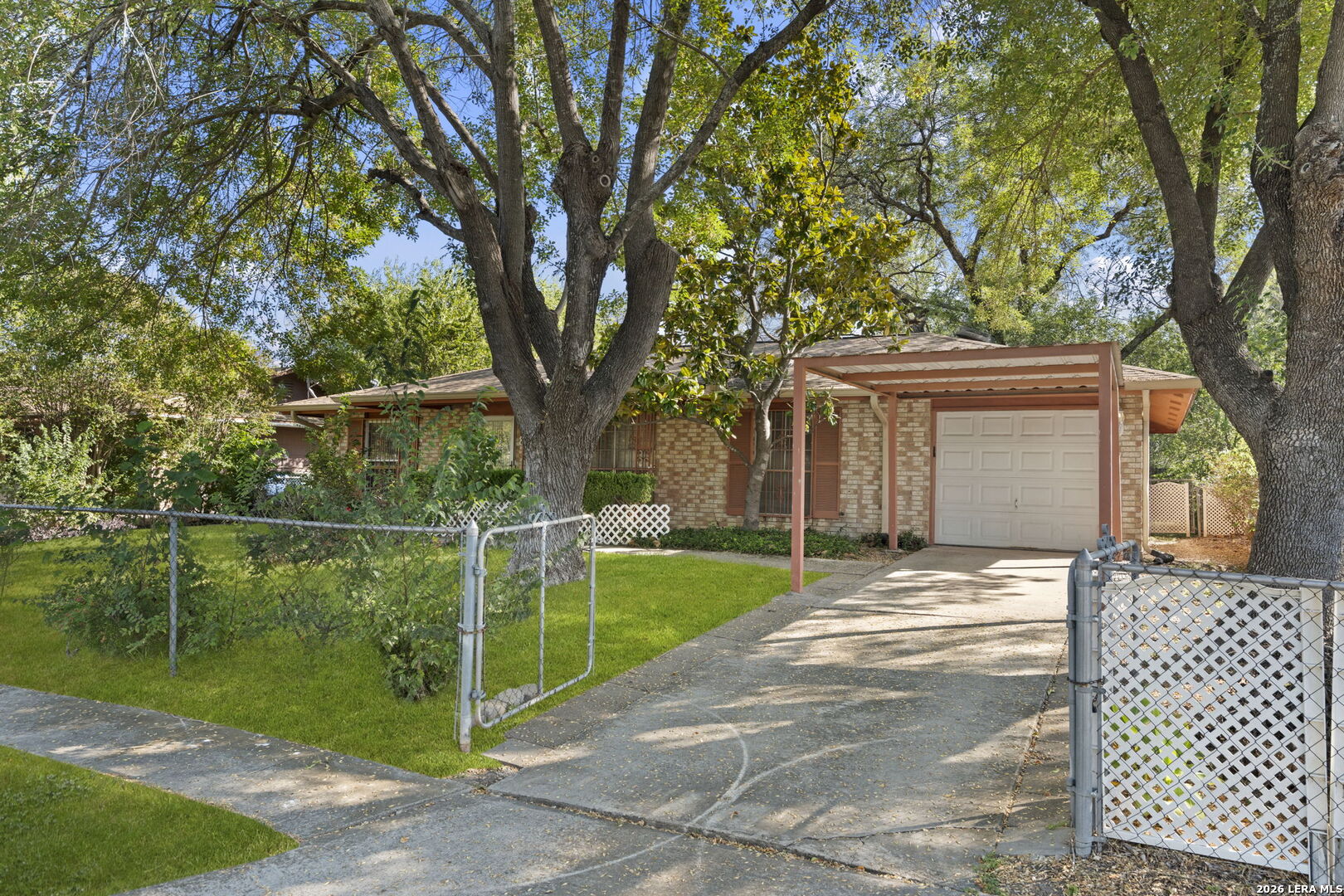8630 Bravo Valley Street, San Antonio, TX 78227