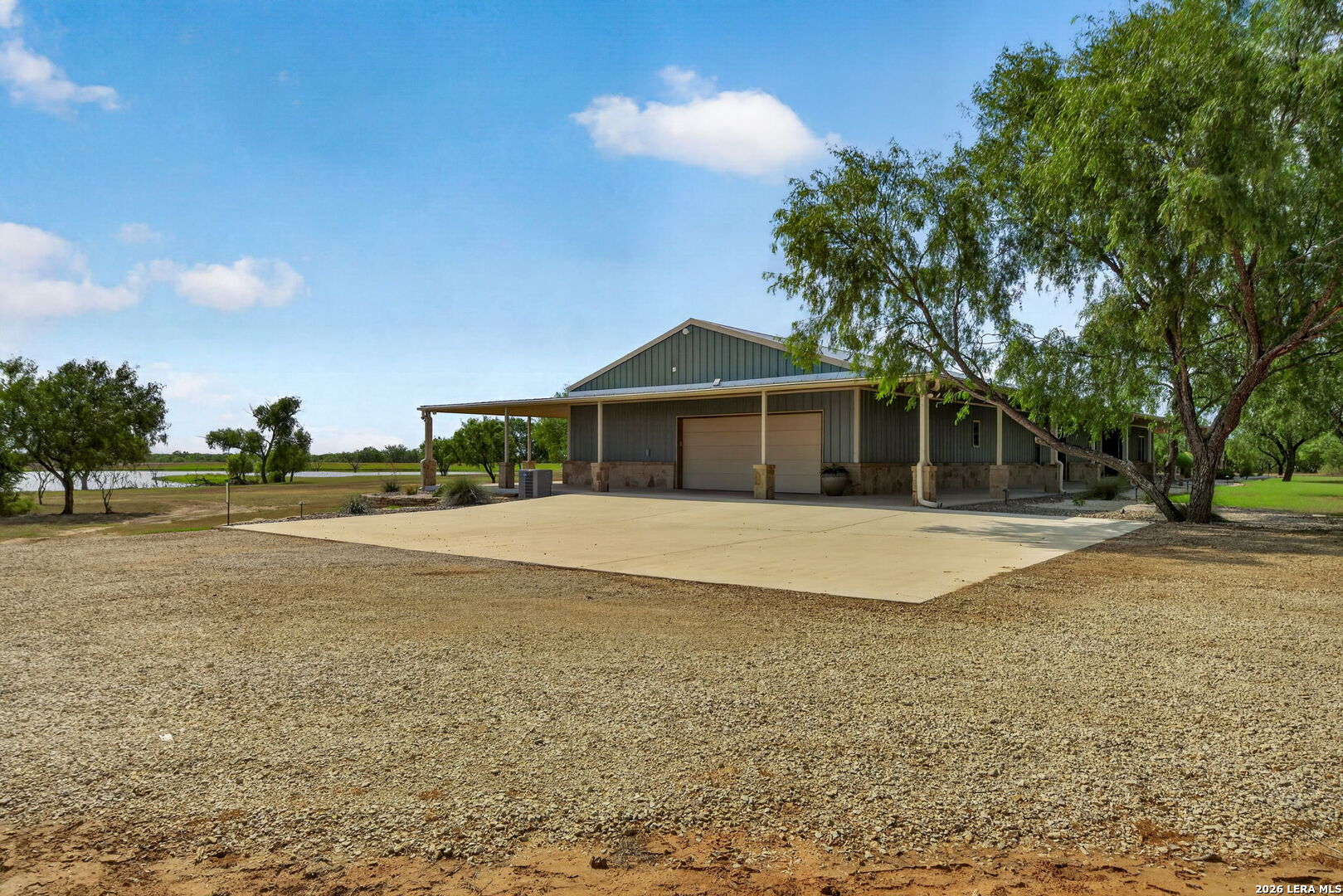 510 County Road 336, Charlotte, TX 78011