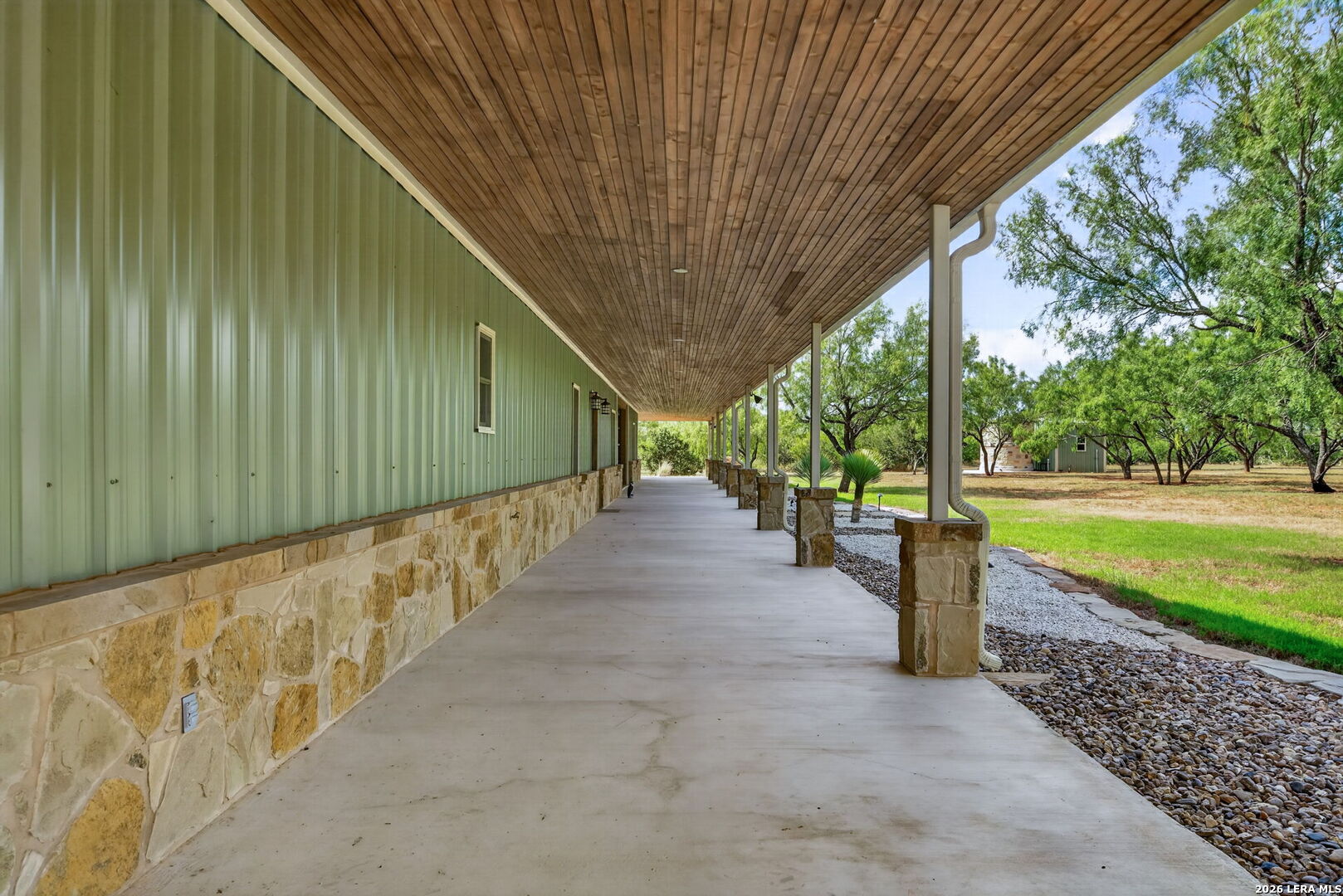 510 County Road 336, Charlotte, TX 78011