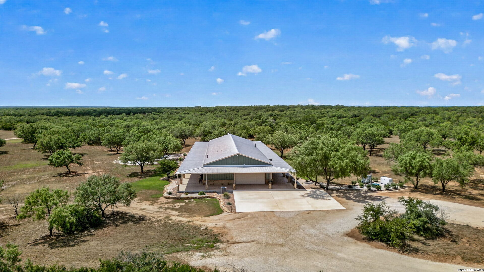 510 County Road 336, Charlotte, TX 78011