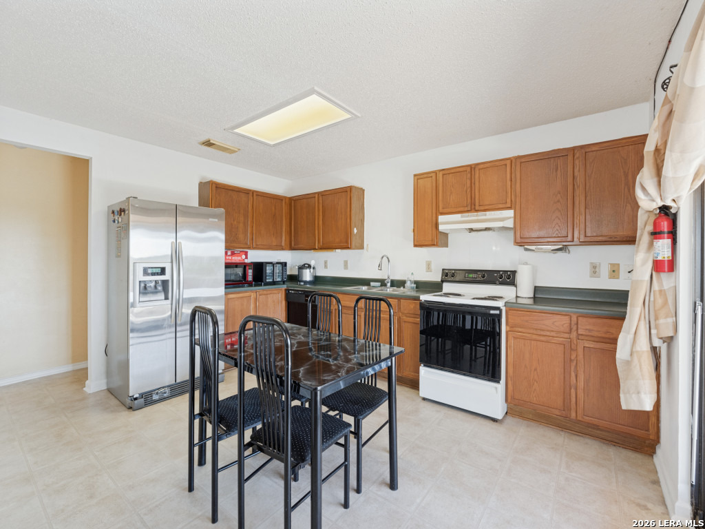 8022 Chestnut Ash Dr, Converse, TX 78109
