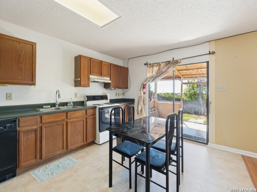 8022 Chestnut Ash Dr, Converse, TX 78109