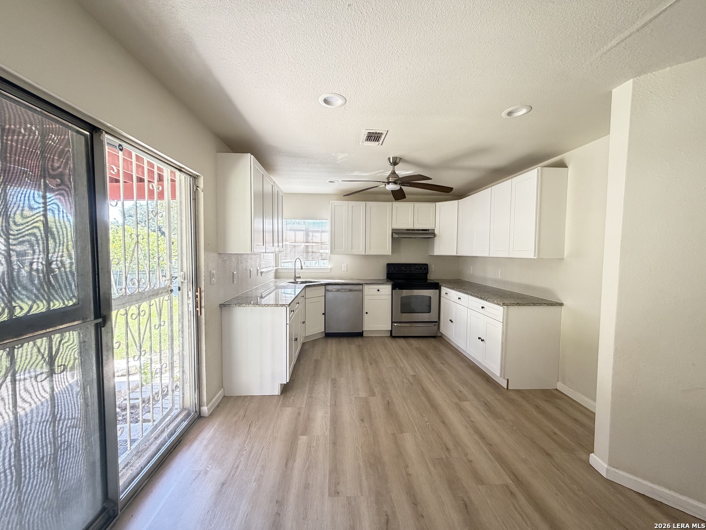 6810 HILLSIDE BLF, San Antonio, TX 78233