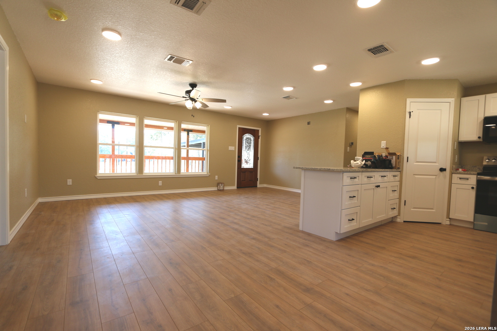 146 Hickory Run, La Vernia, TX 78121