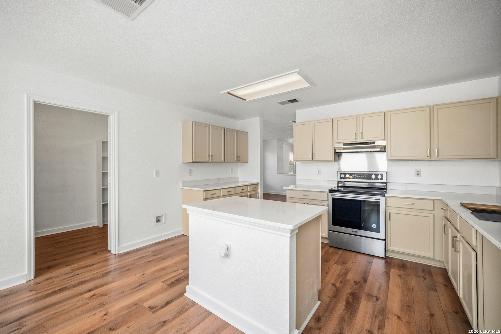 822 Empresario Dr, San Antonio, TX 78253