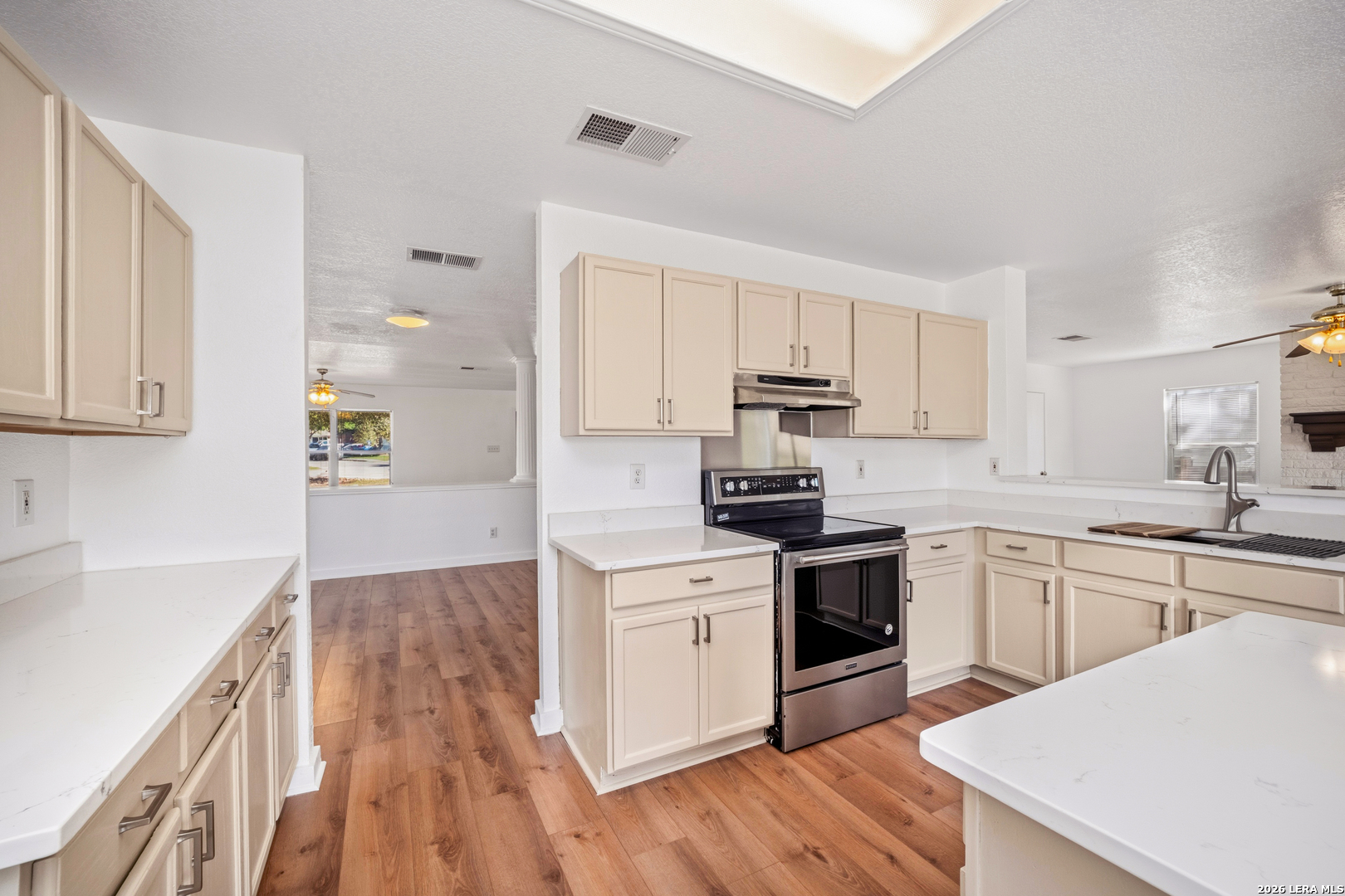 822 Empresario Dr, San Antonio, TX 78253