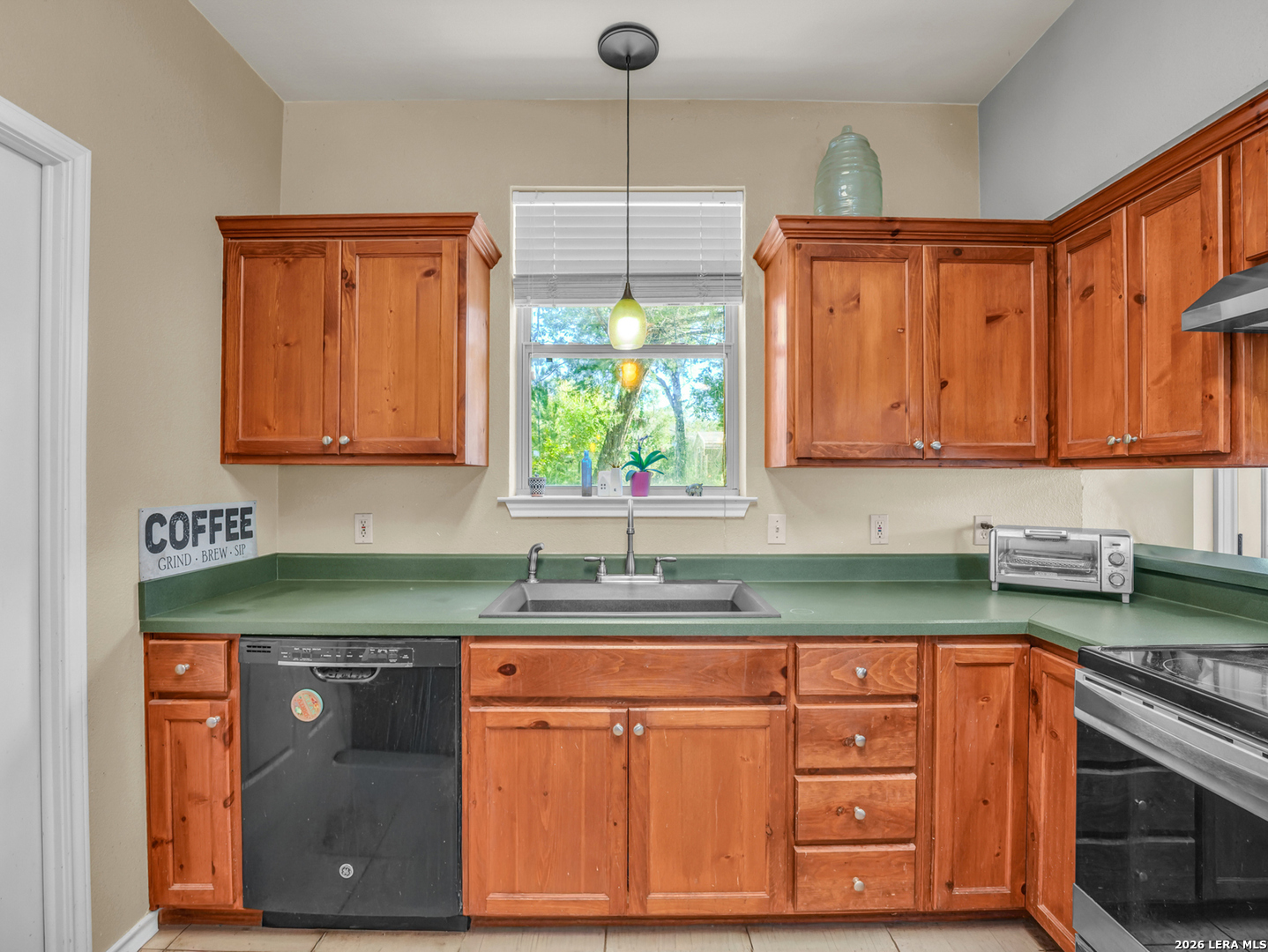 247 LIVE OAK RDG, Bandera, TX 78003