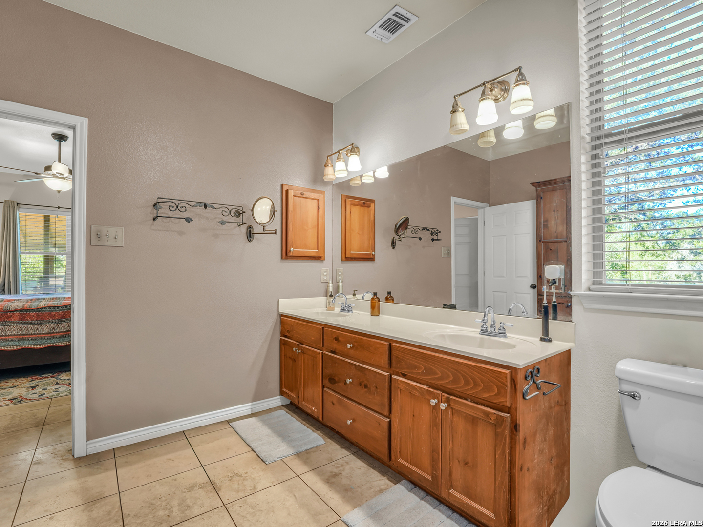 247 LIVE OAK RDG, Bandera, TX 78003