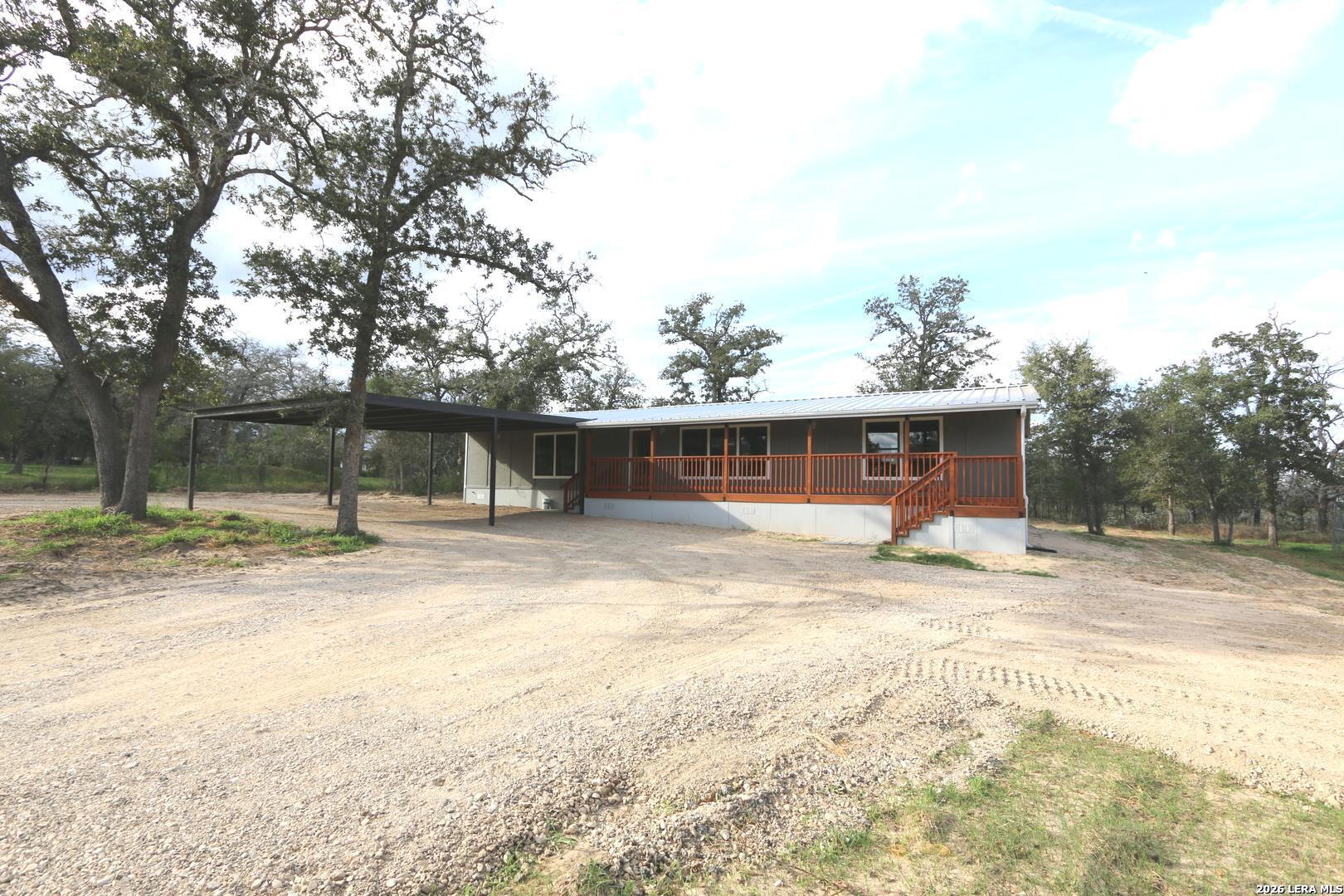 146 Hickory Run, La Vernia, TX 78121