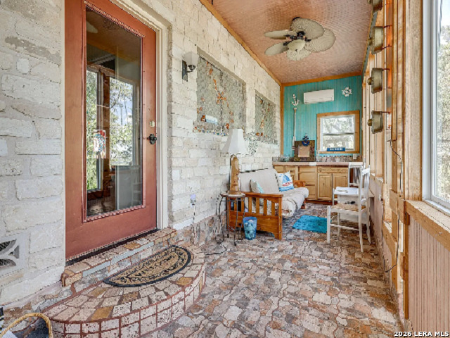 1275 Trailridge Dr, Canyon Lake, TX 78133