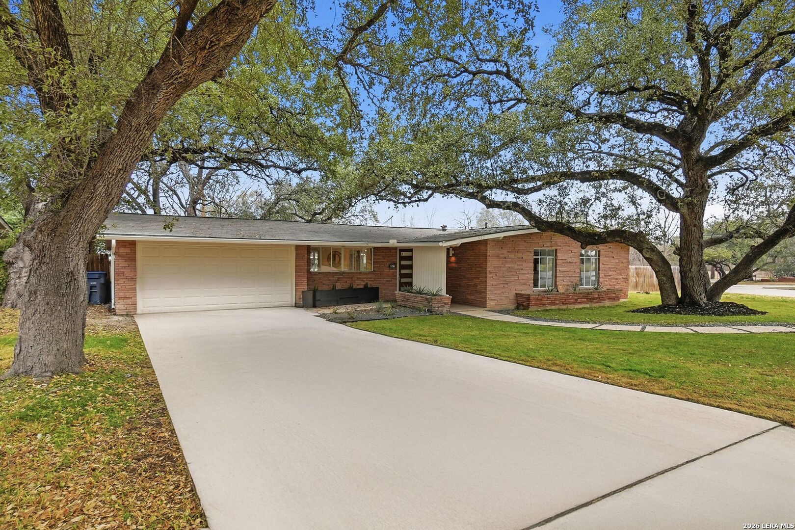 527 BURNSIDE DR, San Antonio, TX 78209