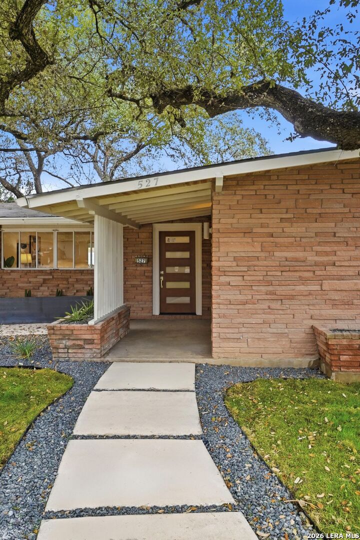 527 BURNSIDE DR, San Antonio, TX 78209
