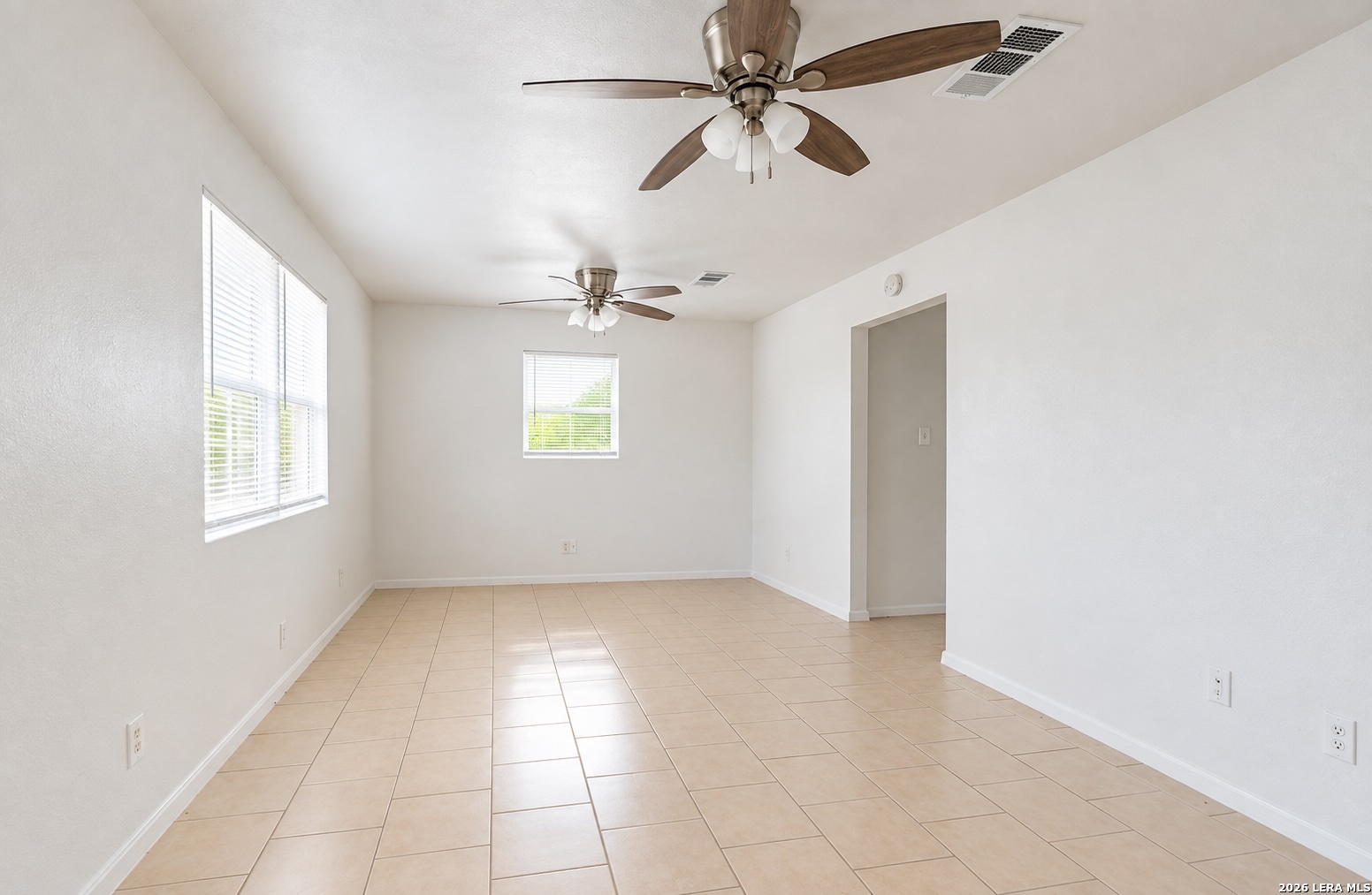 433 W Wright Blvd, Universal City, TX 78148