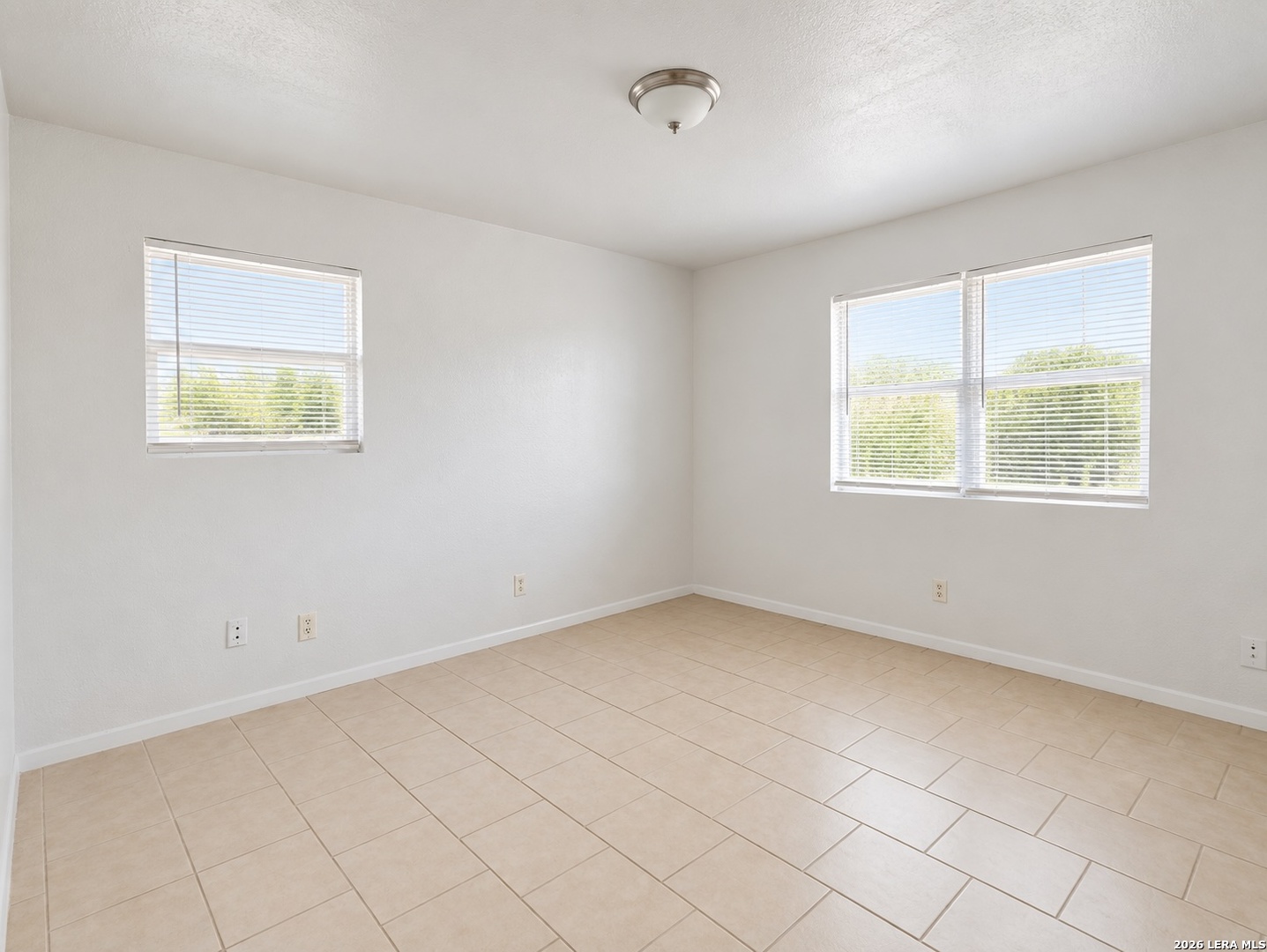 433 W Wright Blvd, Universal City, TX 78148