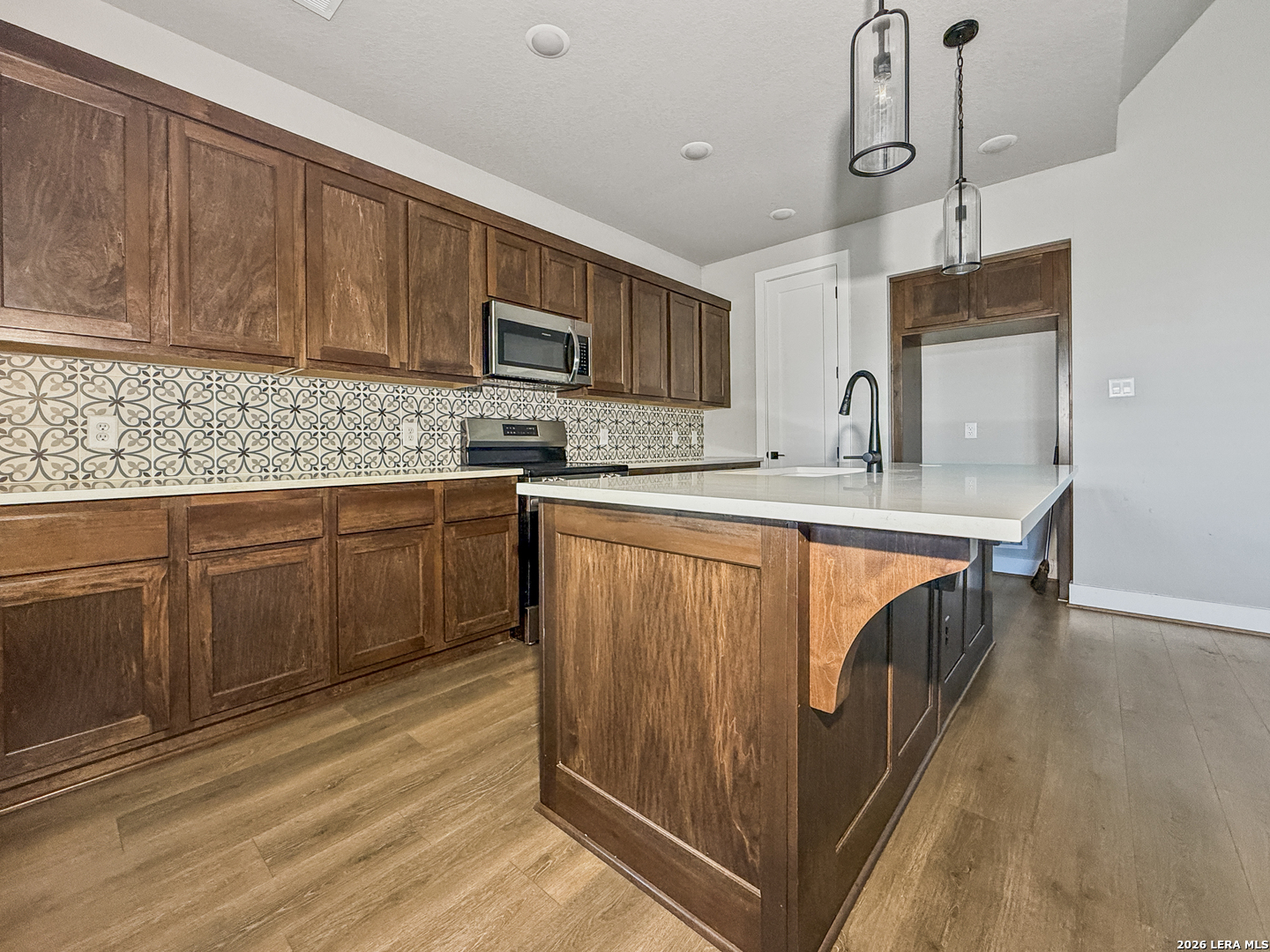 169 Laurel Oak, Castroville, TX 78009