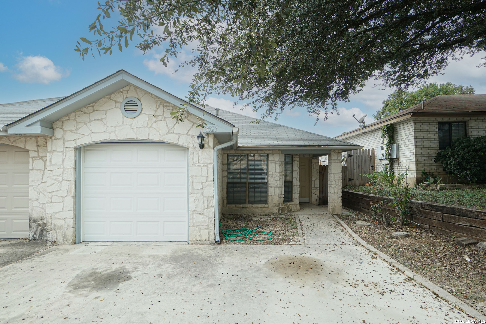 8523 Sir Galahad, San Antonio, TX 78240