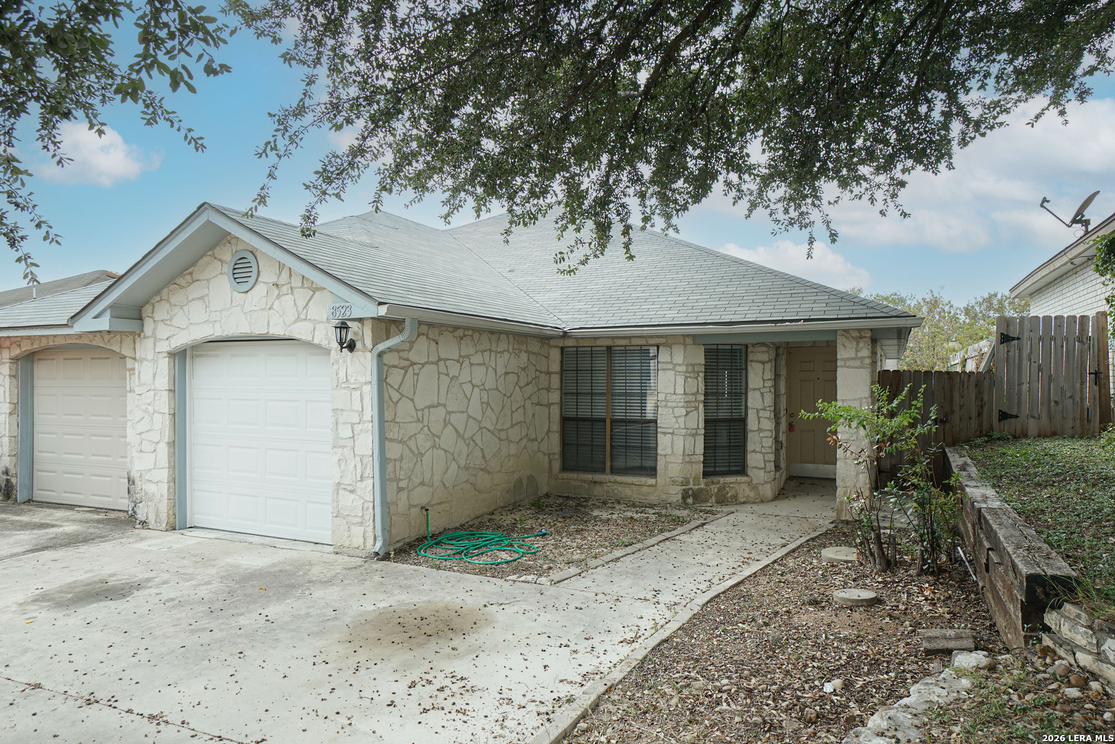 8523 Sir Galahad, San Antonio, TX 78240