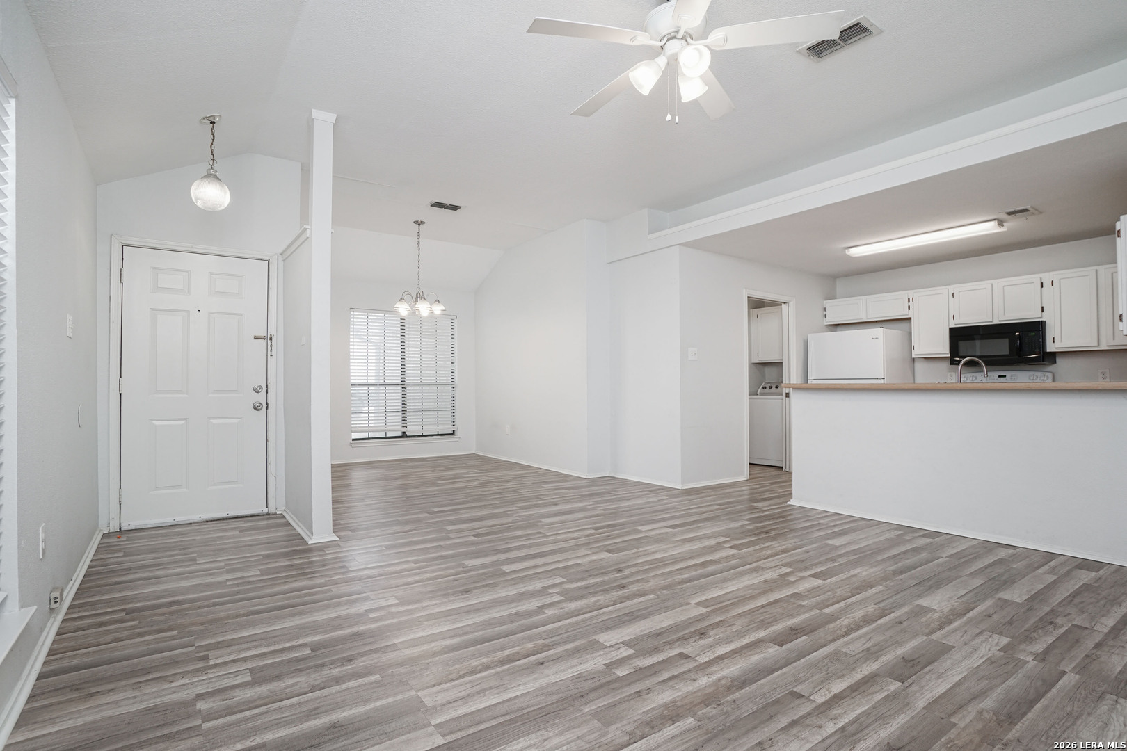 8523 Sir Galahad, San Antonio, TX 78240