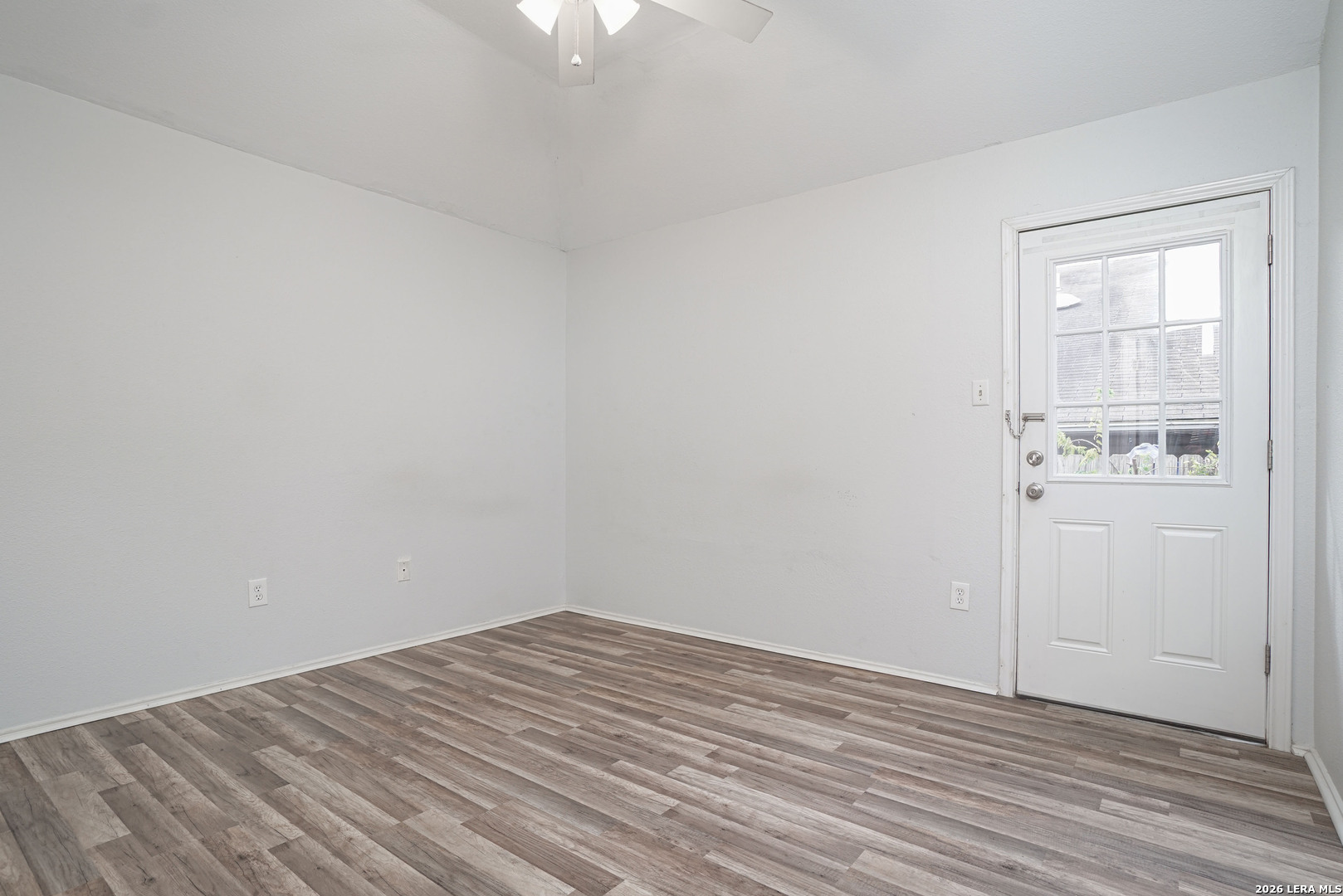 8523 Sir Galahad, San Antonio, TX 78240