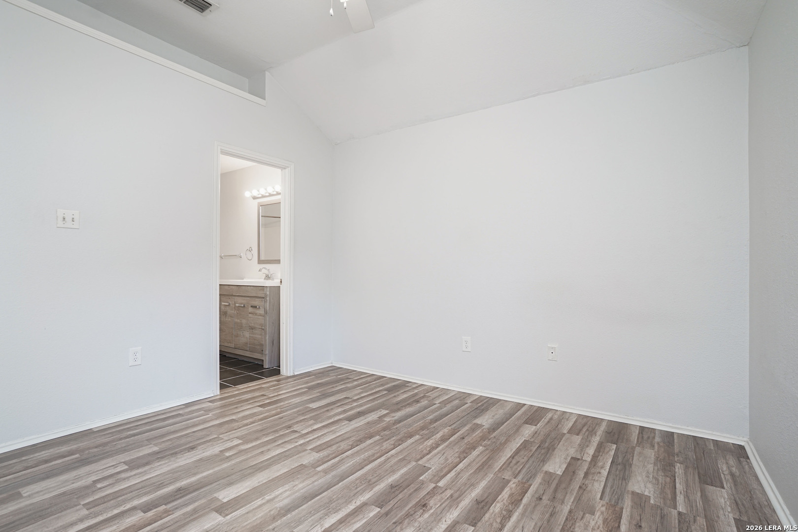 8523 Sir Galahad, San Antonio, TX 78240