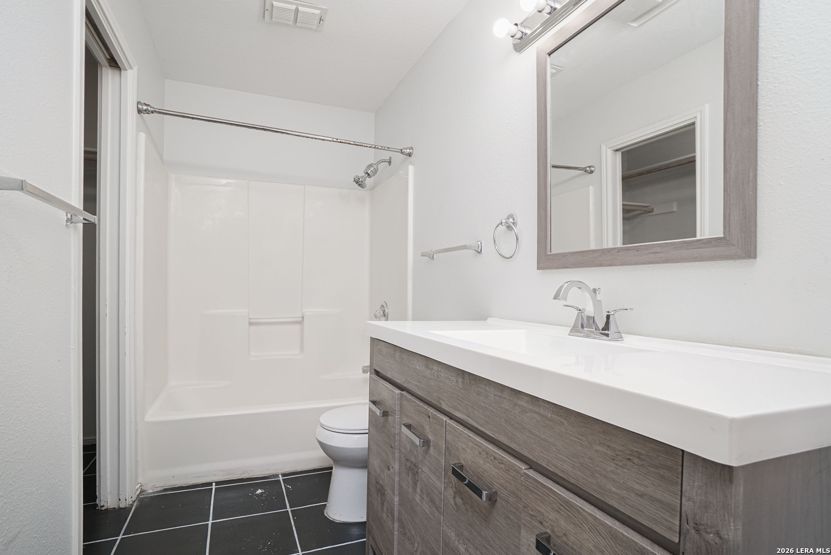 8523 Sir Galahad, San Antonio, TX 78240