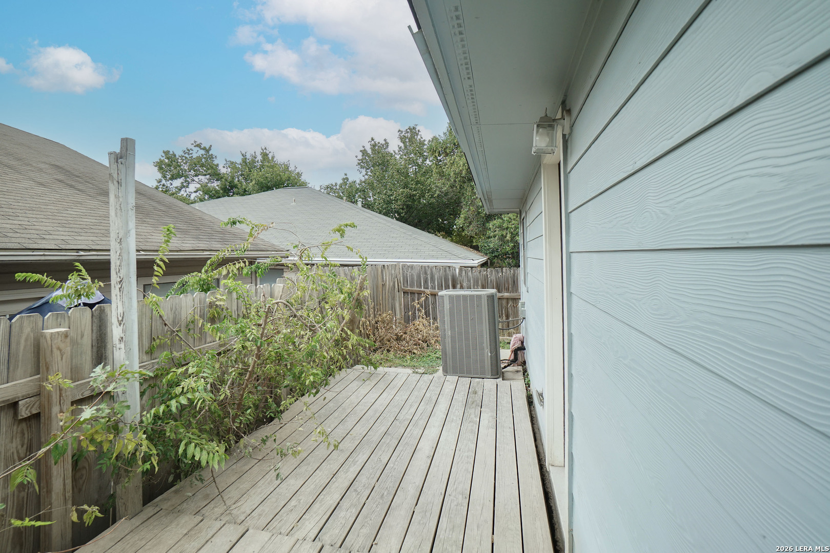 8523 Sir Galahad, San Antonio, TX 78240