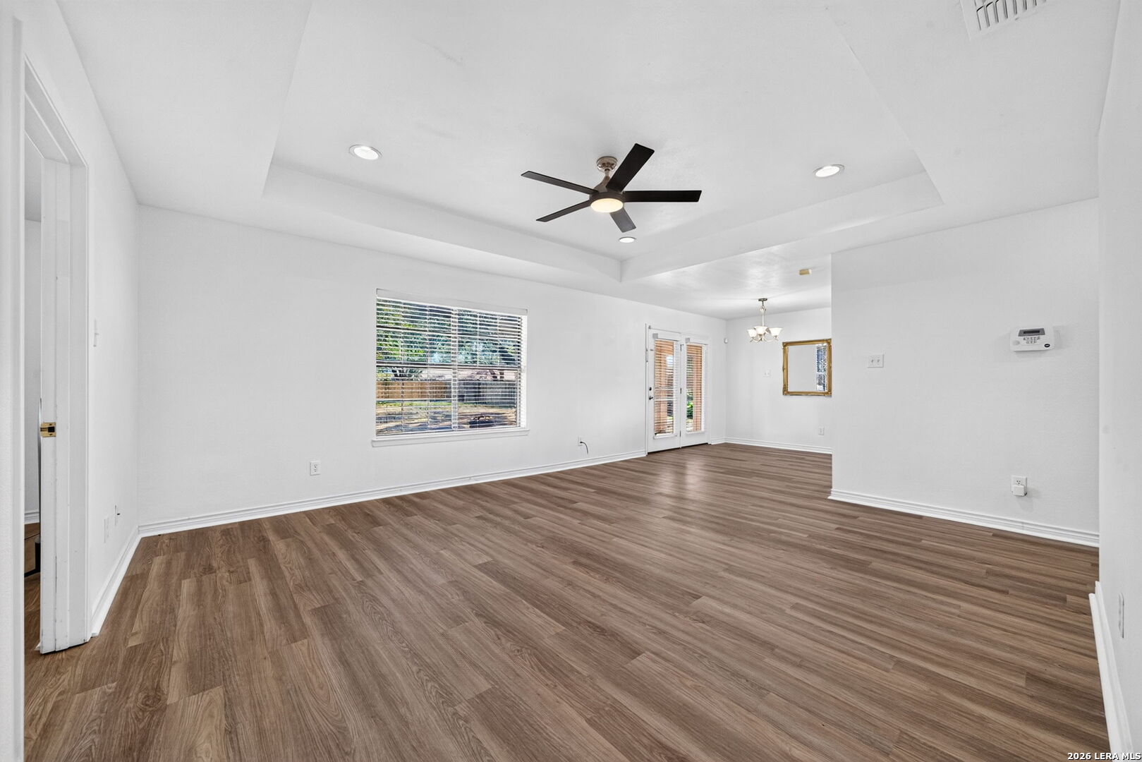 324 BUNKER HL, Pleasanton, TX 78064