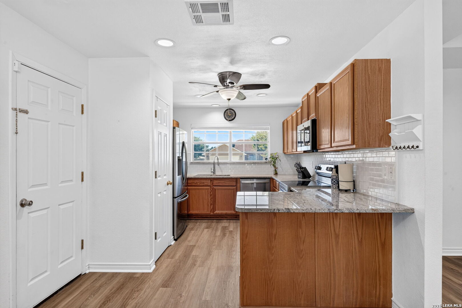 324 BUNKER HL, Pleasanton, TX 78064