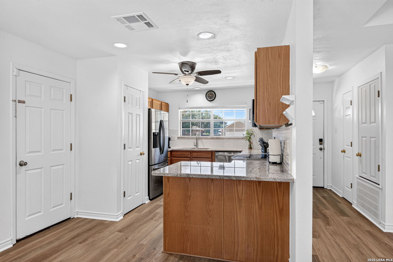 324 BUNKER HL, Pleasanton, TX 78064