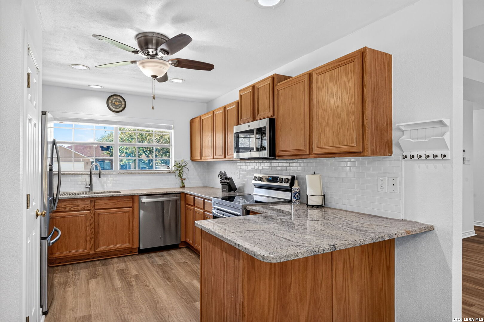 324 BUNKER HL, Pleasanton, TX 78064