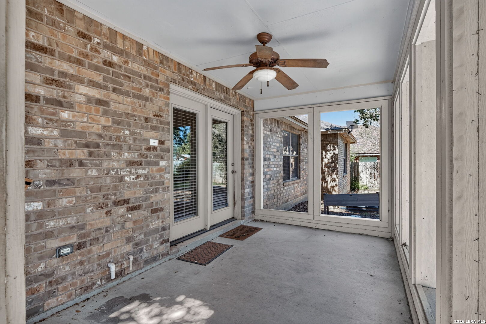 324 BUNKER HL, Pleasanton, TX 78064