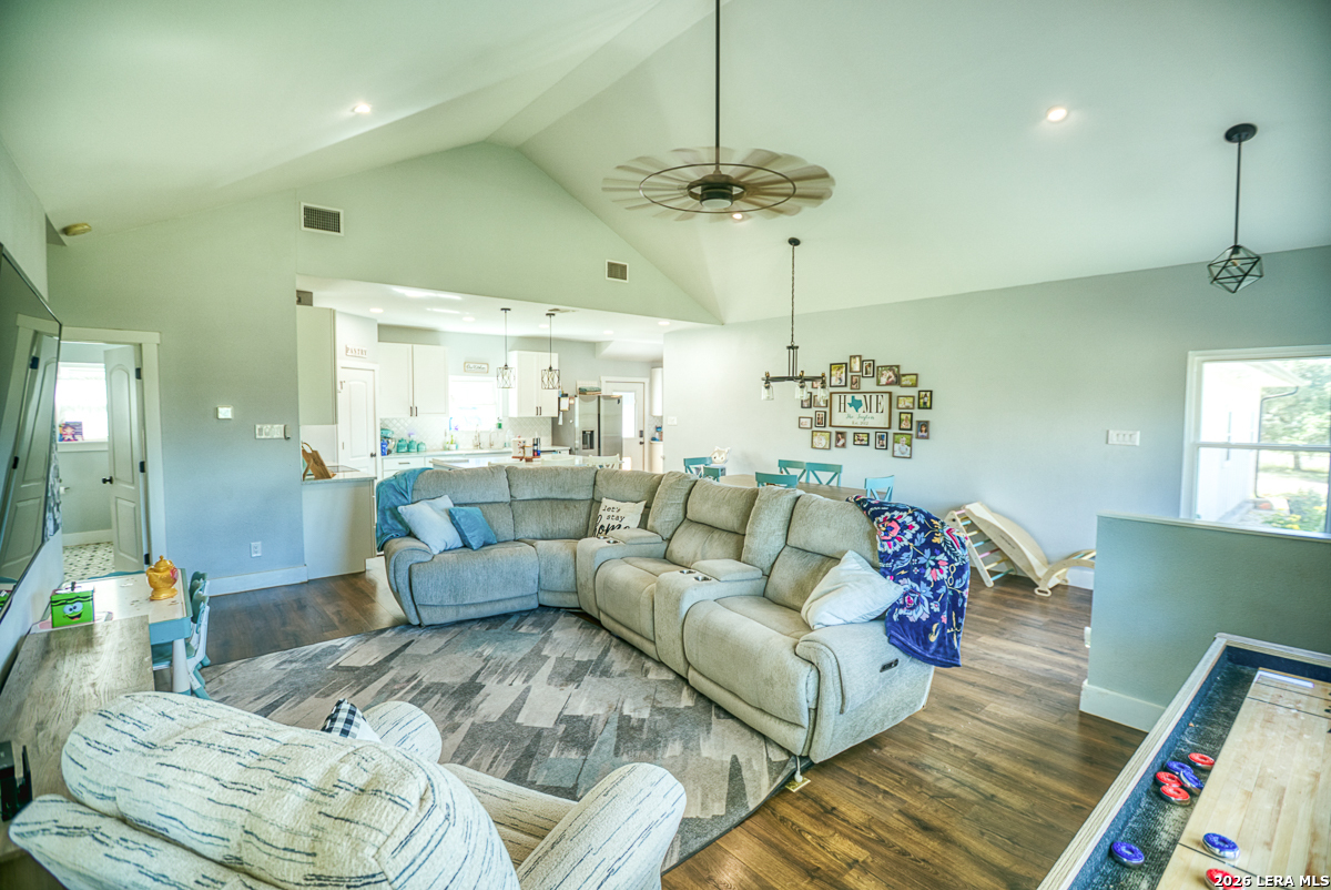 4223 STATE HIGHWAY 173 S, Bandera, TX 78003