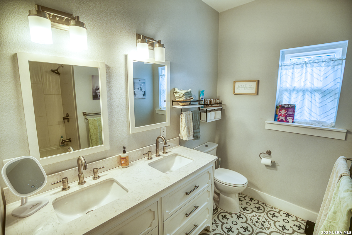 4223 STATE HIGHWAY 173 S, Bandera, TX 78003