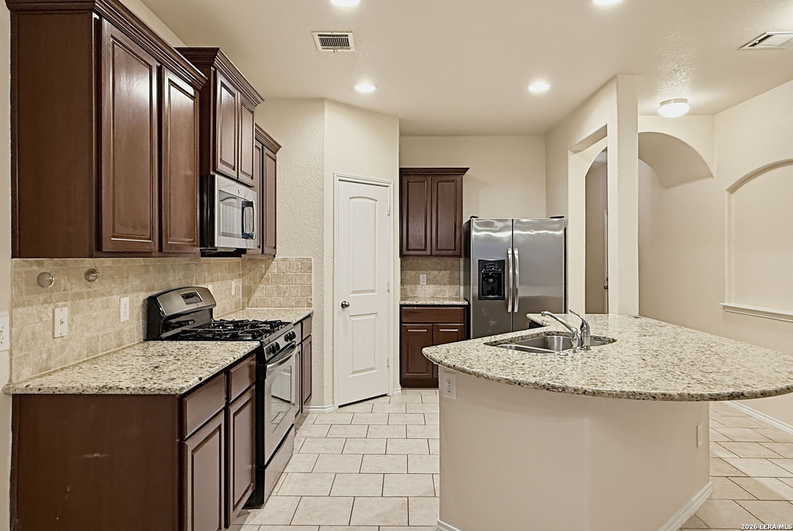 9127 HOGARTEN PARK, Converse, TX 78109