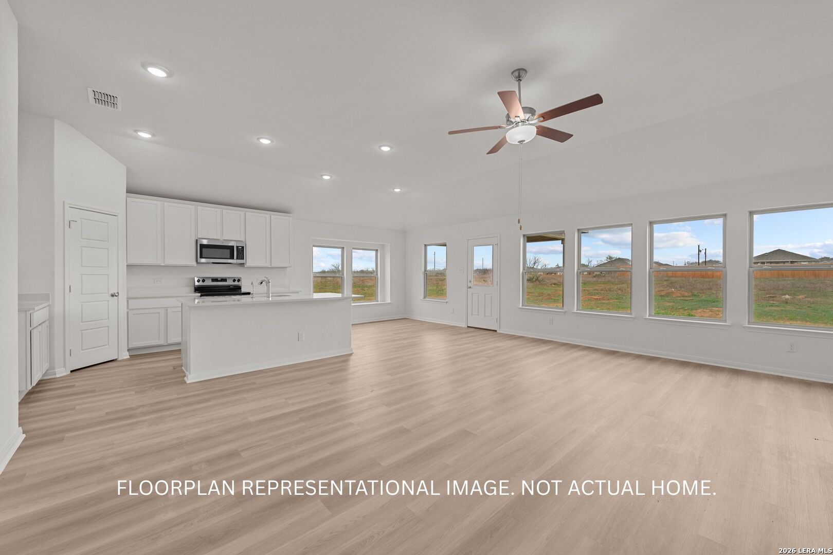 17316 Elder Walnut Drive, Elmendorf, TX 78112
